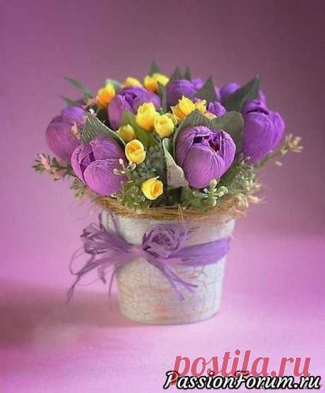 Букет крокусов из гофрированной бумаги и конфет. | Мастер классы по свит-дизайну