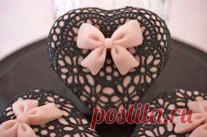 рецепт с фото Шугарвейл (гибкая глазурь) – украшаем печенье. Мастер-класс - печенье украшенное гибкой глазурью и мастикой, подробное описание с пошаговыми фотографиями