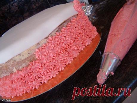 Как сделать цветной крем для торта?.