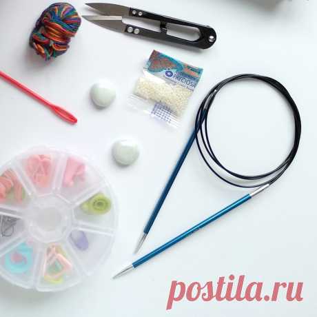 Неудачные для меня спицы. 4 вида — дорогие и дешевые: KnitPro, ФиксПрайс, YarnArt
В начале возрождения вязального пути накупила я разных дешевых спиц, среди них была и «Гамма». Как и китайский ширпотреб  Потому про них тут писать не буду: я с «Гаммой» в разводе  А Китай — лотерея. Расскажу про «свежие» спицы (максимум 5-летней давности, которые и сейчас продаются). Спицы давно наобум не покупаю: сначала изучаю […]
Читай дальше на сайте. Жми подробнее ➡