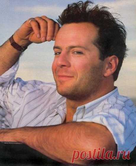 Брюс Уиллис (Bruce Willis)
-  19 марта, 1955