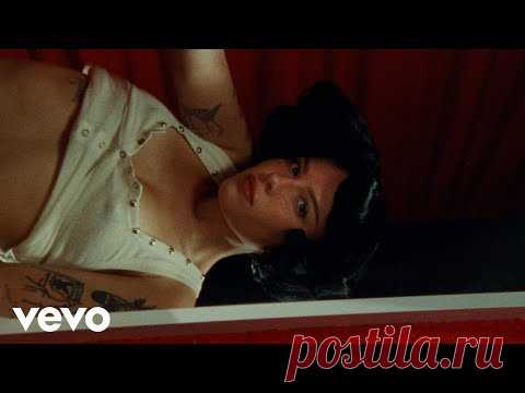 Скачать клип Halsey - safeword (2025) бесплатно
