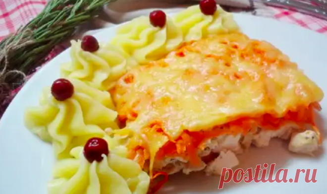 Курочка «под одеялом»: выходит сочнее, чем мясо по-французски