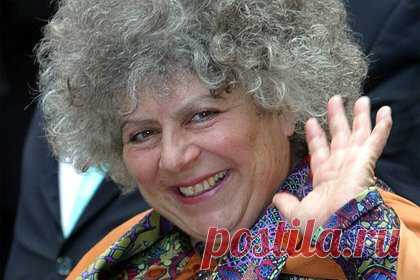 Популярной актрисе пересадили часть органа коровы. 82-летняя актриса Мириам Маргулис, снимавшаяся в фильмах о юном волшебнике Гарри Поттере, призналась, что ей провели необычную операцию на сердце. «Теперь у меня коровье сердце. Ну не все сердце, но мой аортальный клапан заменили аортальным клапаном коровы», — объяснила она.