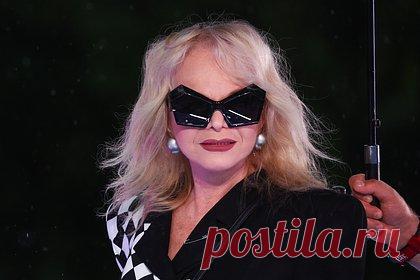 «Ваши девочки сейчас на даче, да?» Долина впервые публично высказалась о скандале с квартирой и заявила об угрозах своей семье