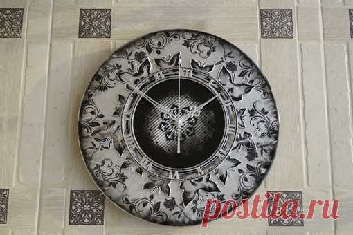 Здравствуйте, девочки!
Закончила двухмесячный долгострой - часы по МК Натальи Блисс 