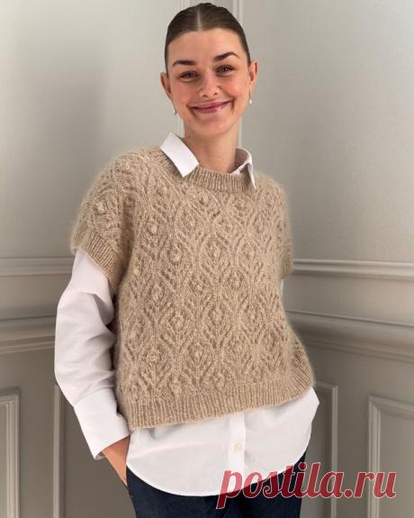 Вязаный жилет. Рассмотрим варианты, идеи и актуальность. | Вяжем вместе 🌱🌿 | Дзен
