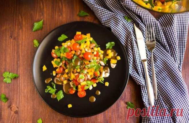 Салат с кукурузой и курицей «Дачный вариант»