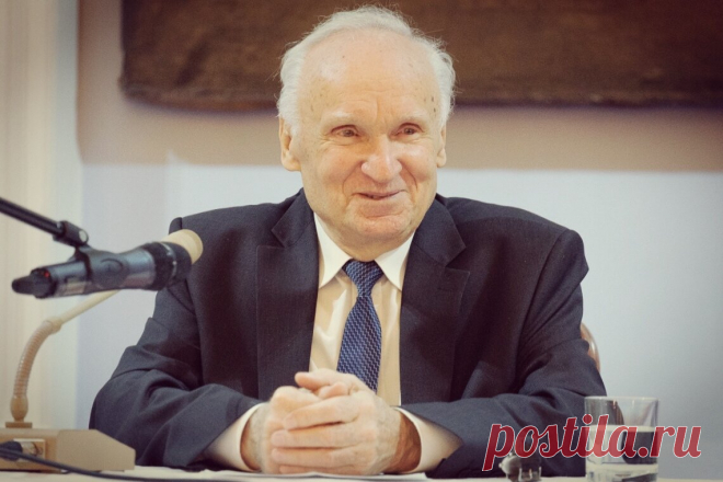 Как именно нужно молиться за усопшего родственника?Объясняет профессор Алексей Осипов. | Смотри в себя | Яндекс Дзен