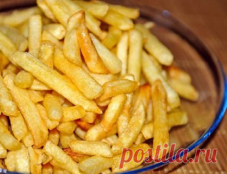 КАРТОФЕЛЬ ФРИ В МУЛЬТИВАРКЕ!

ИНГРЕДИЕНТЫ:

Картофель 
Подсолнечное масло
Соль

ПРИГОТОВЛЕНИЕ:

Первым делом, конечно же, нужно подготовить сам картофель. Нарезать его можно произвольно, именно так, как нравится вам, однако стоит все же учесть, что слишком толстые кусочки картофеля потребуют больше времени для приготовления.

Налейте в вашу мультиварку подсолнечное масло - до первой отметки. Если есть желание, можете чуть-чуть посолить масло, дабы оно не разбрызгивалось.

...