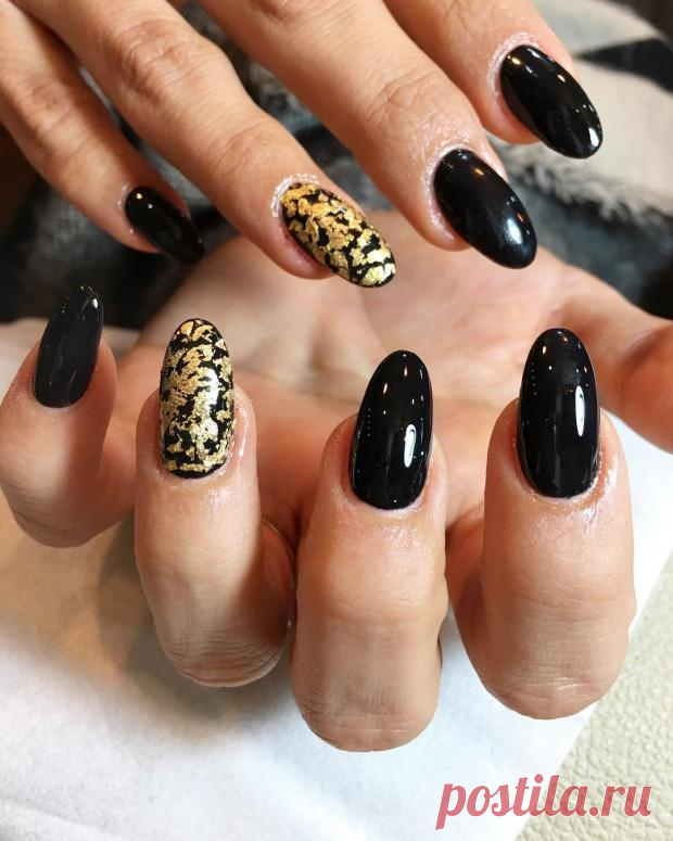 Маникюр черный с золотом: шик и блеск в тандеме с богатством и изяществом
