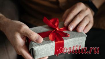 Россиянам дали советы по выбору подарков коллегам для игры &quot;Тайный Санта&quot;. В качестве подарка коллегам в рамках &quot;Тайного Санты&quot; не стоит дарить слишком личные вещи, например средства для душа или ухода за телом. Об этом &quot;Москве 24&quot; заявила специалист по этикету и клиентскому сервису Надежда ...