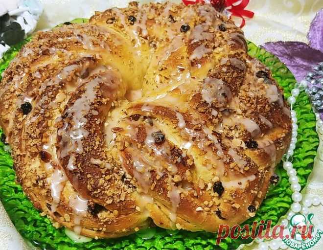 Апельсиновый венок с орехами и глазурью – кулинарный рецепт