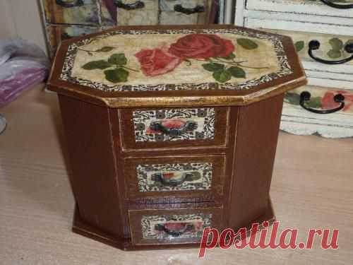 Старинный комод - Декупаж - Рукоделие и творчество - Каталог статей - Рукоделие-мое хобби