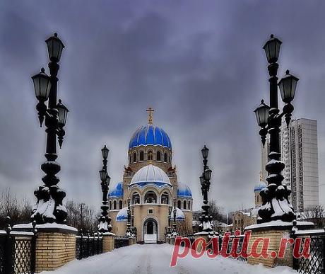 Храм Троицы Живоначальной в Орехове-Борисове.