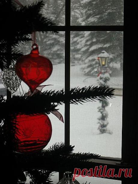 Christmas at home | We Heart It