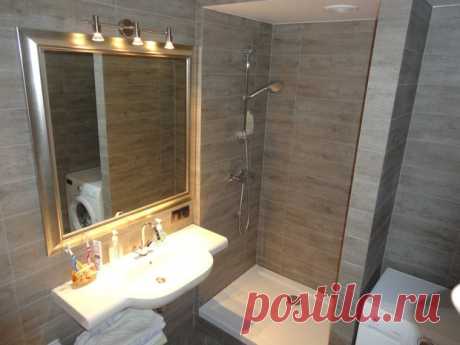 "Деревянный" интерьер в ванной комнате