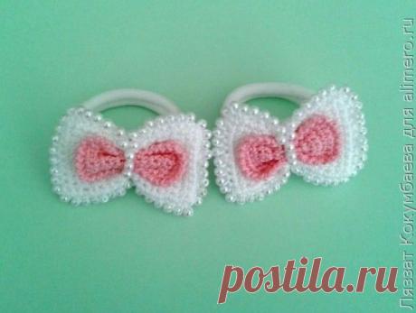 👌 Резинки-бантики для волос крючком, хенд мейд На просторах интернета можно найти множество резиночек для волос с самыми разнообразными вязаными цветами. Поэтому я решила сделать резиночки с бантиками. А чтобы было нарядно – ещ...