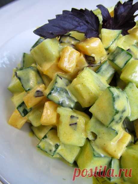 Постигая искусство кулинарии... : Огуречный салат с сыром и куркумой