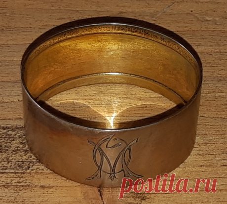 Кольцо с монограммой МО для салфеток. Серебро 84 проба. Позолота. Российская Империя Клеймо

Высота : 24 мм. Размер овала : 46 х 36 мм.
Вес : 20 грамм.
 
Цена : 4000 руб.

Купить сейчас :  

#КольцоМонограммойДляСалфеток
#КольцоДляСалфетокСеребро84проба
#КольцоСеребро84пробаПозолота
#КольцоМонограммаСалфетокСеребро
#КольцоМонограммойСеребро84пробаПозолота #КольцоМонограммаРоссийскаяИмперия
#КольцоСеребро84пробаПозолотаКлеймо