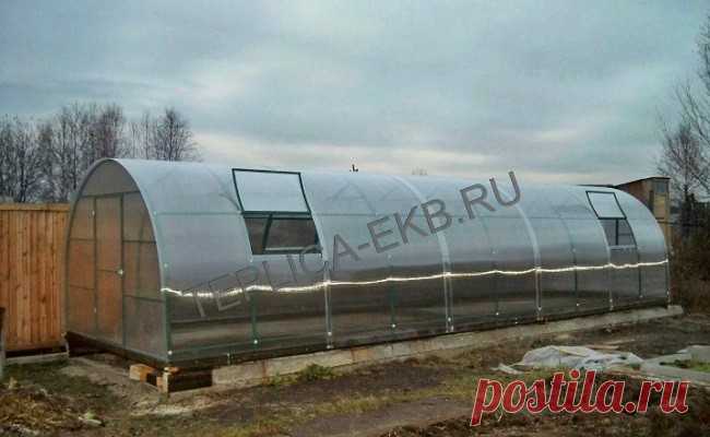 В последние годы многие собственники частных домов и дачники используют у себя на участках теплицу для выращивания разнообразных огородных культур, а фермеры благодаря теплицам обеспечивают жителей городов экологичной сельскохозяйственной продукцией практически круглый год. И для заказа теплиц под установку у себя на участке либо для промышленного применения следует найти хорошего продавца, гарантирующего лучшее качество своей продукции.
