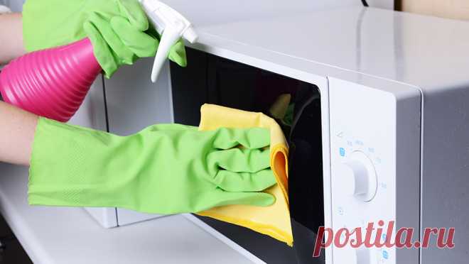 Как быстро почистить микроволновку в домашних условиях