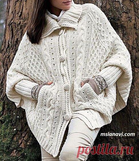 Белое пончо спицами на пуговицах - Вяжем с Лана Ви