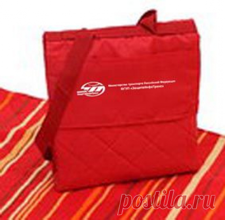 Плед "Пикник" с нанесением лого на нейлоновый клапан.