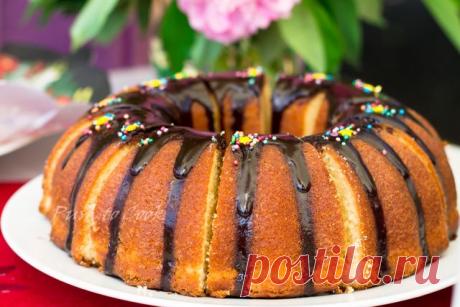 Кекс апельсиновый с шоколадной глазурью
