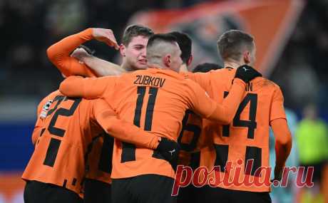 Украинский «Шахтер» решил найти финансовую поддержку в Саудовской Аравии. «Шахтер» привлек швейцарскую фирму для переговоров с саудовскими клубами — по поводу возможных трансферов и выставочных матчей. Гендиректор клуба заявил, что у саудовцев много денег