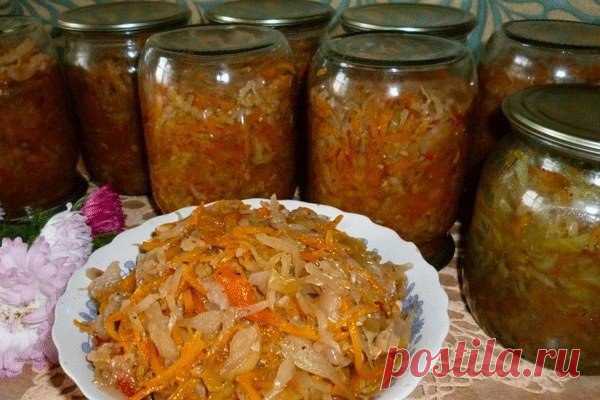 Заготовка из капусты по-корейски. Это очень вкусно.

• Капуста белокочанная — 1,5 кг.;
• Морковь — 1,5 кг.;
• Перец болгарский — 1 кг.;
• Лук репчатый — 1 кг.;
• Приправа для моркови по-корейски — 2 пачки;
• Чеснок — 2 головки;
• Перец черный (молотый) — 1 ч. л.;
• Перец красный (молотый) — 1 ч. л.;
• Перец (жгучий) — 1 шт.;
• Масло растительное — 1 стакан;
• Уксус (9%) — 1 стакан;
• Сахар-песок — 6 ст. л.;
• Соль — 2,5 ст. л.

Приготовление:

1. Капусту нашинковать, перец...