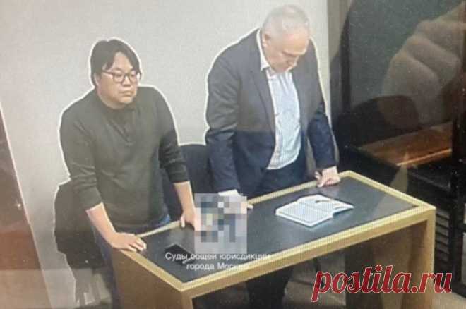 Главному нотариусу Подмосковья Смирнову дали пять лет тюрьмы. Он получил пять млн рублей за помощь в назначении кандидата на должность нотариуса.