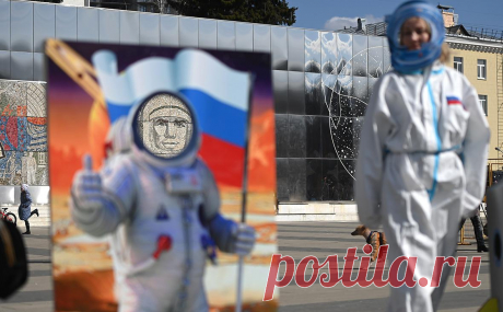Почти четверть россиян захотела улететь на Марс. Задавали респондентам и другие вопросы. Доля россиян, которые верят в скорый контакт с пришельцами или гибель планеты от астероида заметно выросла по сравнению с 2014 годом