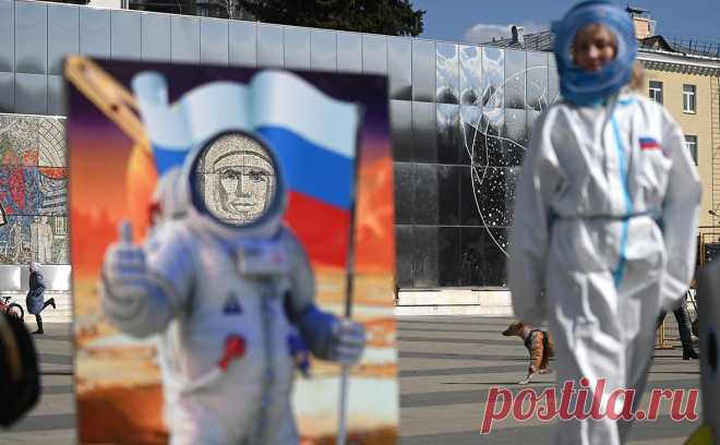Почти четверть россиян захотела улететь на Марс. Задавали респондентам и другие вопросы. Доля россиян, которые верят в скорый контакт с пришельцами или гибель планеты от астероида заметно выросла по сравнению с 2014 годом