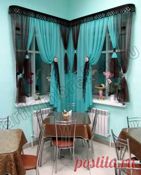 Фигурный ламбрекен в кафе