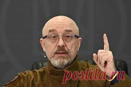 Глава Минобороны Украины рассказал о просьбе к Деду Морозу. Украинским войскам еще не прислали американские зенитно-ракетные комплексы Patriot. Об этом заявил министр обороны Украины Алексей Резников в интервью итальянской газете la Repubblica. Он добавил, что перед Новым годом обращался к Деду Морозу и просил прислать также истребители.
