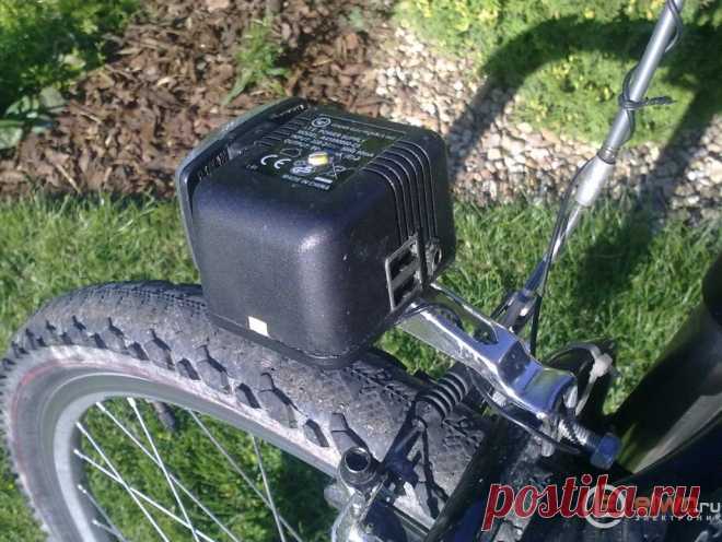 USB адаптер для велосипеда Приветствую, радиолюбители-самоделкины! В последнее время велосипеды как средство передвижения не теряют своей популярности, и ведь в самом деле, летом это отличный способ передвижения. Если большинство использует велосипед только в черте города, для поездок на работу или просто прогулок, то