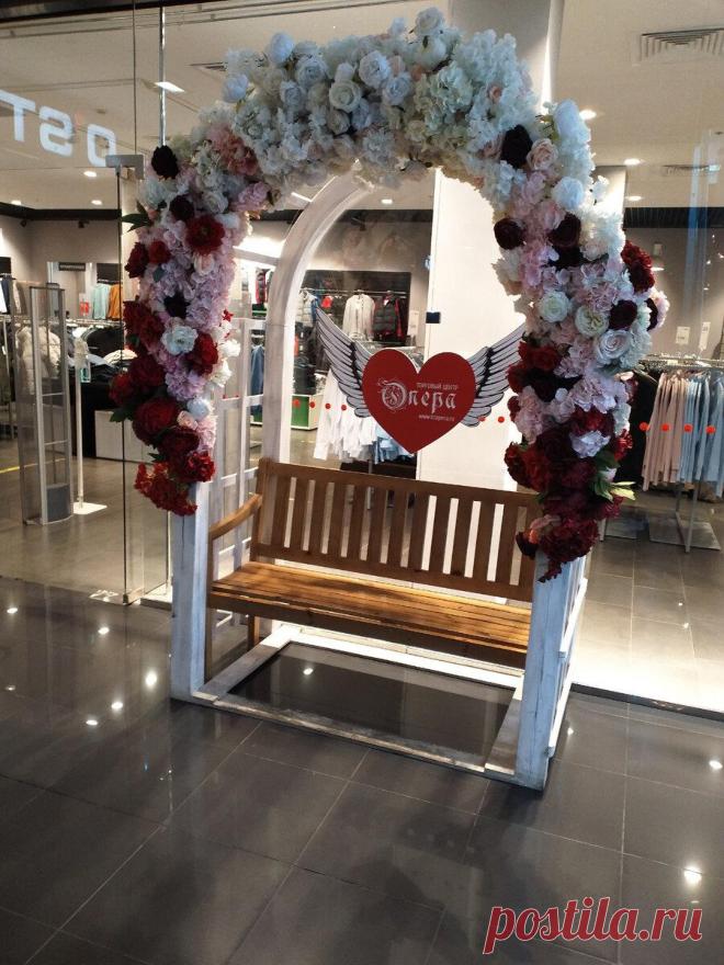 Отменил свадьбу, когда побывал в гостях у невесты
Денис и Кира встречались уже год, молодых всё устраивало друг в друге. Кире была по душе деловая хватка Дениса, его покладистость, а Денису нравилось в Кире умение сглаживать конфликты, её весёлый характер и красота. Денис всё чаще стал подумывать о свадьбе. А что? Тридцать лет уже исполнилось, пора и о семье задуматься. Жить есть где […]
Читай пост далее на сайте. Жми ⏫ссылку выше