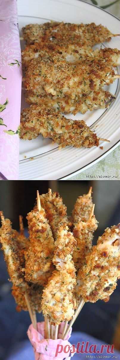 Необычная курица на шпажках.