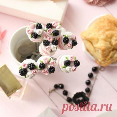 Не успеваете купить подарок 😱😱😱😱???
.
 Уже все что можно подарено? А день рождения у вашей коллеги уже завтра??????🙆🙆🙆 .

А вот у моих клиентов эта проблема уже  решена!😊 Вкусная ложка ручной работы станет красивым и приятным подарком
.
Почему стоить выбрать вкусную ложку: .
🌼Необычно и не избито .
🌼 Красиво .
🌼На работе мы постоянно пьем чай и даже несколько раз в день (это я точно знаю, проработала в офисе 5 лет ). Вкусная ложка украсит этот обычный ритуал и б...