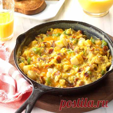 Жареный картофель с яично-сырной болтуньей на сковороде - рецепт с фото пошагово Жареный картофель с яично-сырной болтуньей на сковороде - пошаговый кулинарный рецепт приготовления с фото, шаг за шагом.