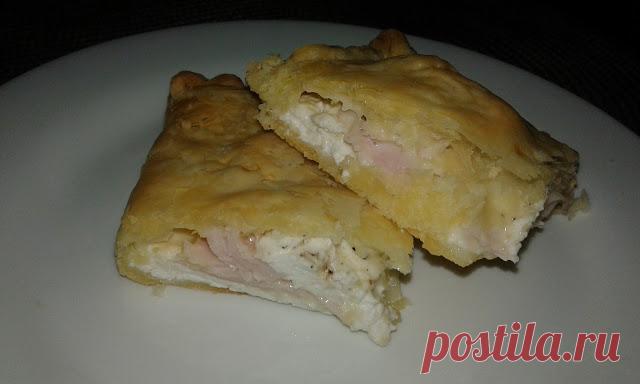 Італійські голубці: Слойоний пиріг з сиром (Calzone al prosciutto)