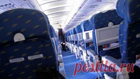 Россиянин подрался с бортпроводником на рейсе &quot;Москва - Магадан&quot;. Мужчина устроил драку с бортпроводником на самолете, следовавшем из Москвы в Магадан. Нарушителя задержали. Об этом сообщили в пресс-службе Восточного межрегионального Следственного управления на транспорте СК РФ. Инцидент произошел 4 ...