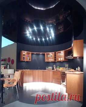 Натяжные потолки на кухне: практичность и эстетичность