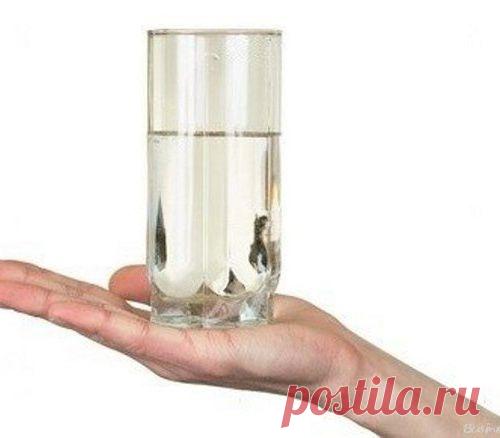 Выпивай 4 стакана воды после пробуждения. Что из этого выйдет — просто невероятно!