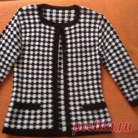 Плед-узоры, Вязаный плед-покрывало, Араны крючком, Квадратные мотивы, Узоров много не бывает, Жилет для девочки. Связан из цветочков пышными столбиками. Схемы, Жакет Шанель крючком, Кардиган. Схема., Ажурный Зиг-заг