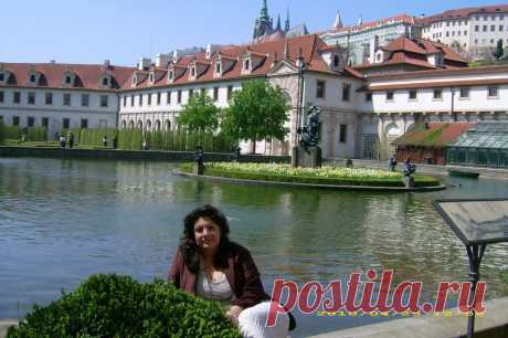 Прогулки по Праге на общественном транспорте и пешком без проф.экскурсий, но с рассказами, показами, фотосессией и ответами на все вопросы - 20 евро/час с чел. либо 100 евро/день за компанию от 2 человек: встреча и проводы к Вам в отель, квитанция об оплате перед выездом на прогулку.