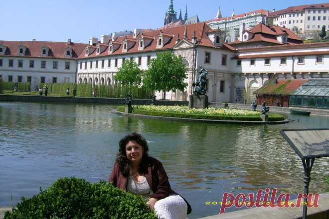 Прогулки по Праге на общественном транспорте и пешком без проф.экскурсий, но с рассказами, показами, фотосессией и ответами на все вопросы - 20 евро/час с чел. либо 100 евро/день за компанию от 2 человек: встреча и проводы к Вам в отель, квитанция об оплате перед выездом на прогулку.