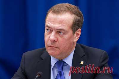 Медведев заявил о недопустимости нерациональных трат в условиях "напряженного" бюджета. Председатель "Единой России" призвал спрашивать за проделанную работу с ответственных за распоряжение средствами