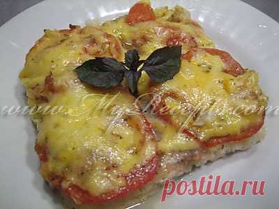 Рыба запеченная с помидорами и сыром